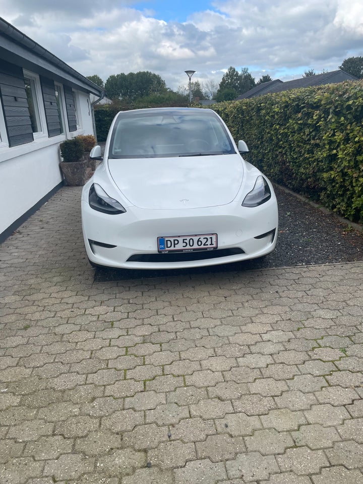 Tesla Model Y Long Range AWD 5d