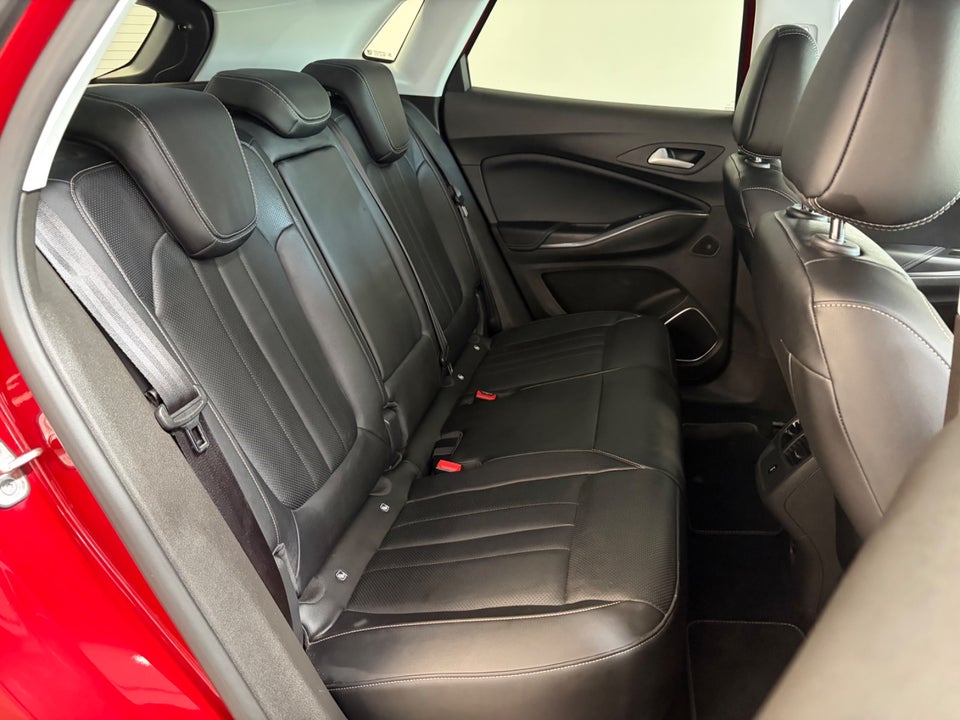 Opel Grandland X 1,6 Hybrid4 Ultimate aut. 5d