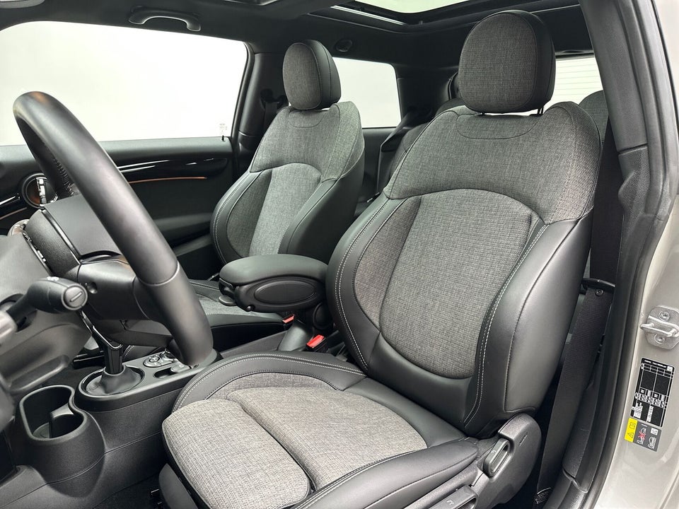 MINI Cooper SE Edition Premium Plus 3d