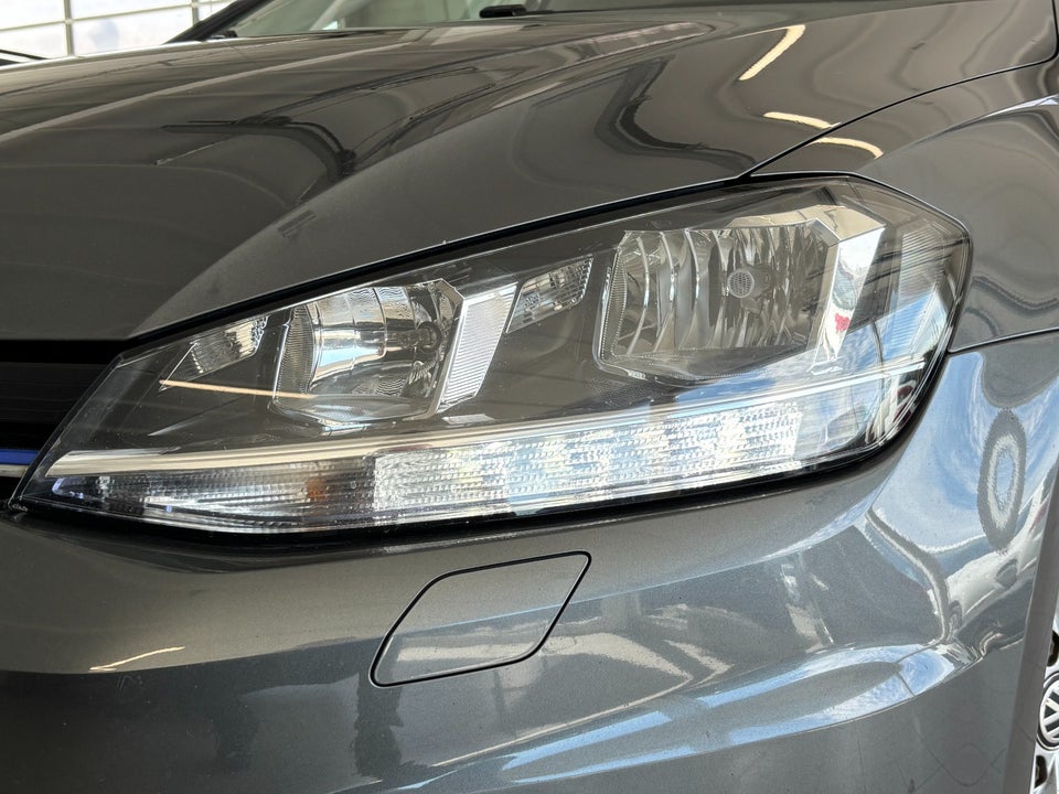 VW Golf VII 1,5 TSi 130 Comfortline Variant DSG 5d