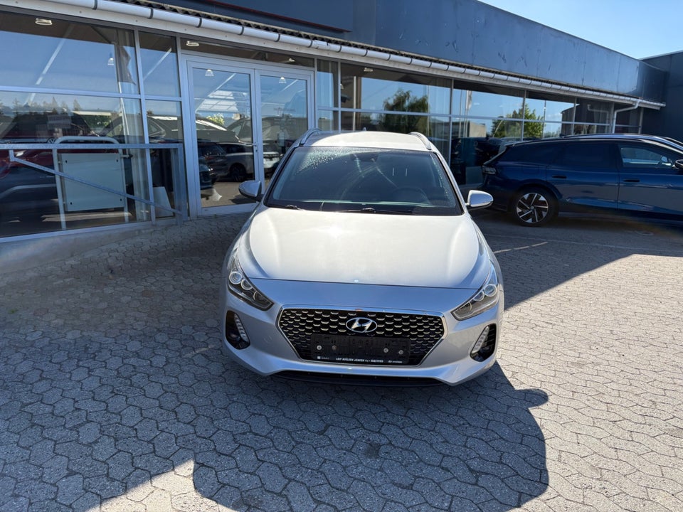 Hyundai i30 1,4 T-GDi Premium stc. DCT 5d