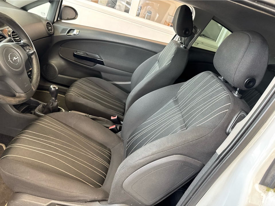 Opel Corsa 1,0 12V Enjoy 3d