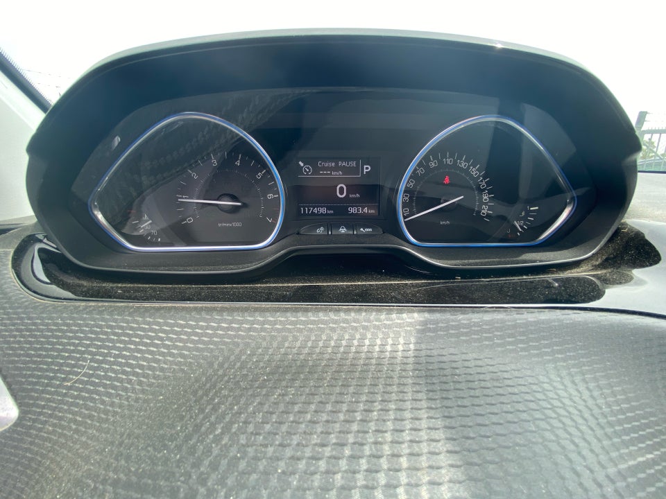 Peugeot 2008 1,2 PureTech 110 Allure EAT6 5d