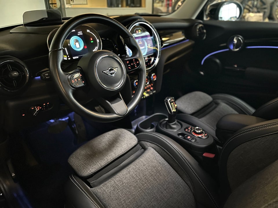 MINI Cooper SE Classic Trim 3d