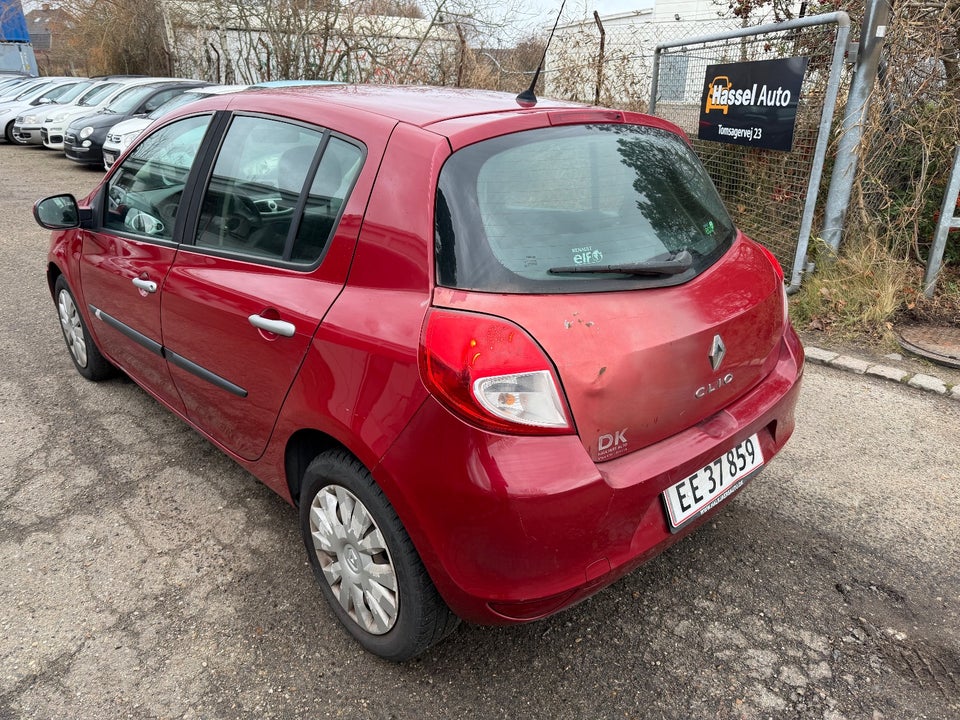 Renault Clio III 1,2 16V Advantage 5d