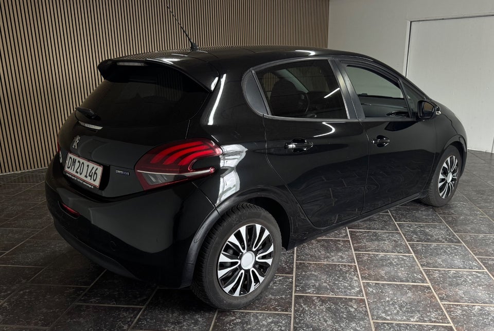 Peugeot 208 1,6 BlueHDi 100 Desire Sky 5d