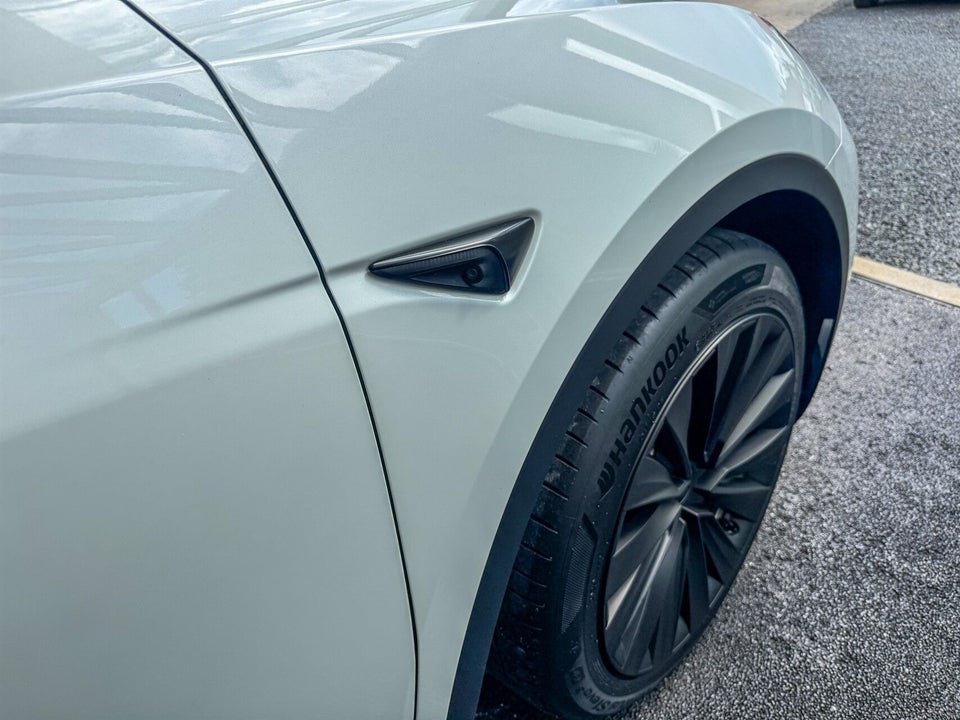Tesla Model Y Long Range AWD 5d