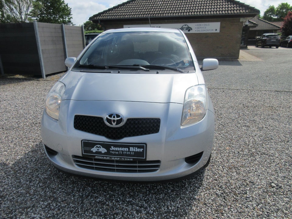 Toyota Yaris 1,3 Sol 5d