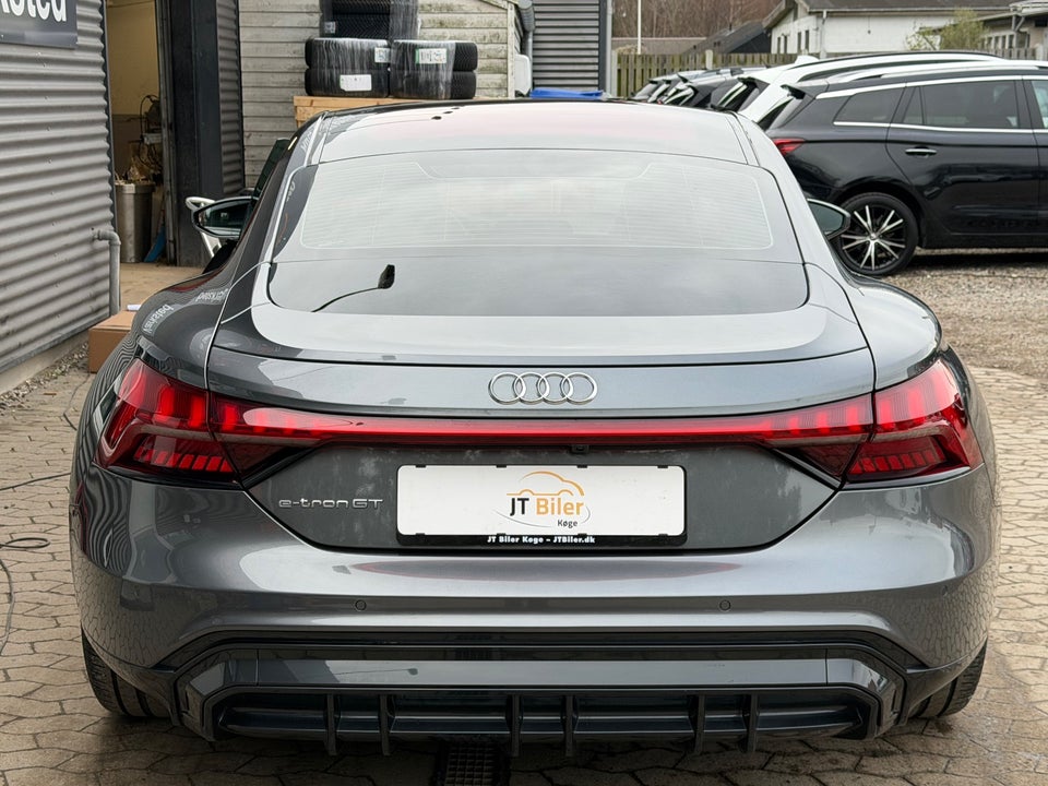 Audi e-tron GT quattro 4d