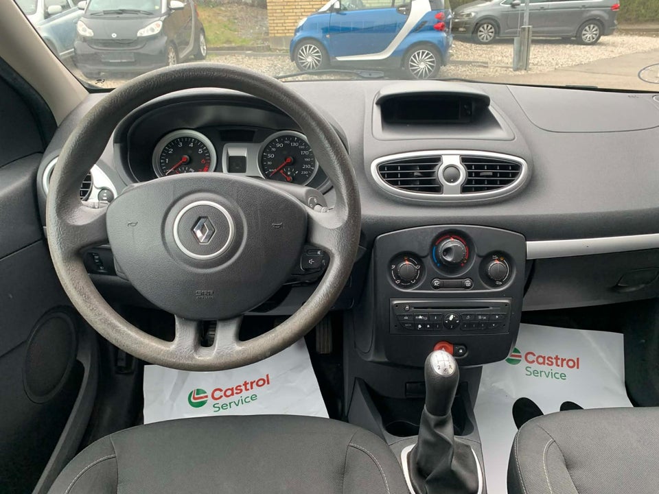 Renault Clio III 1,2 16V Authentique Sport Tourer 5d