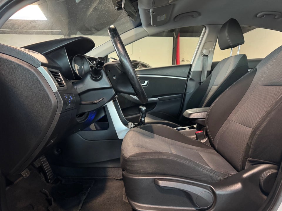 Hyundai i30 1,6 CRDi 110 Style Eco 5d