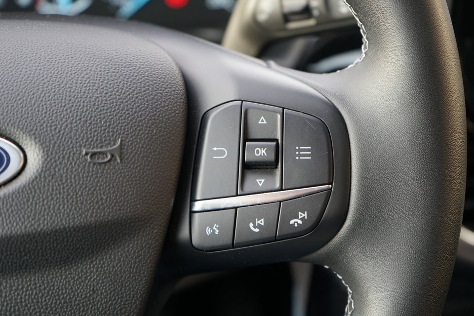 Ford Fiesta 1,0 EcoBoost mHEV Titanium Van 5d