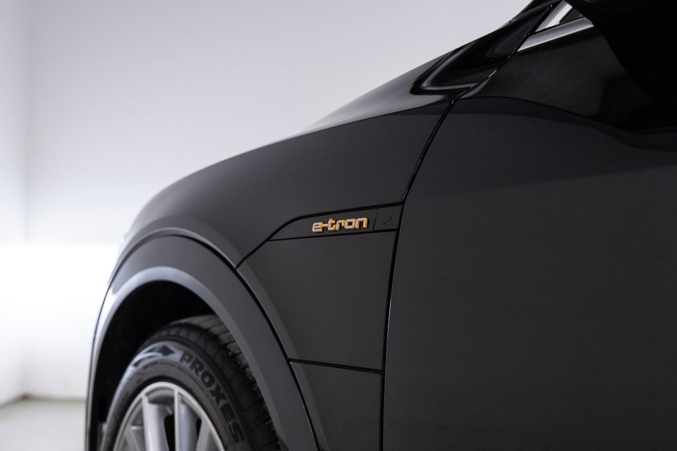 Audi e-tron 55 quattro 5d
