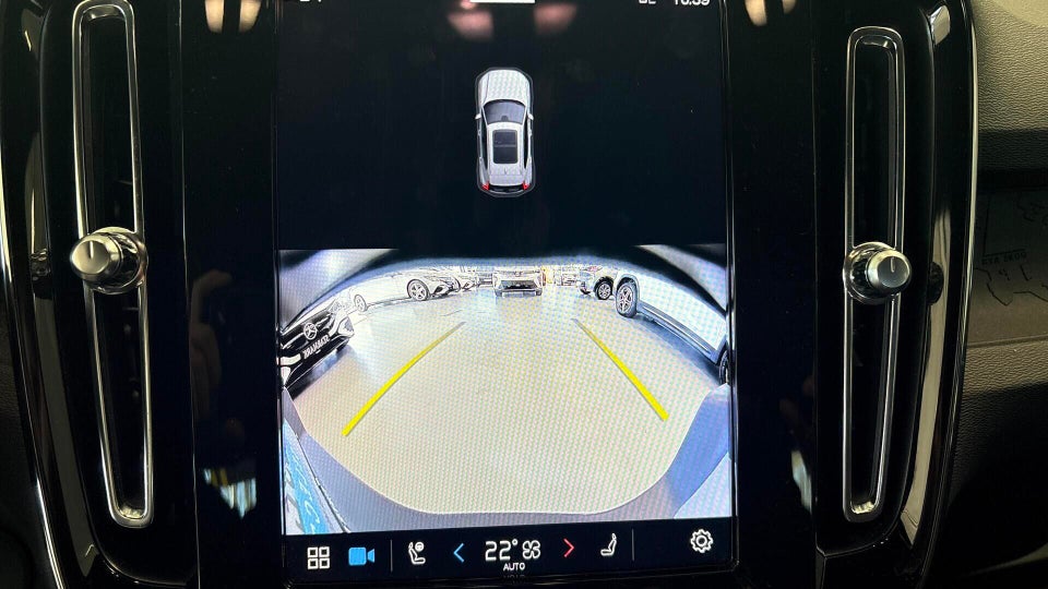 Volvo XC40 ReCharge Extended Range Plus 5d