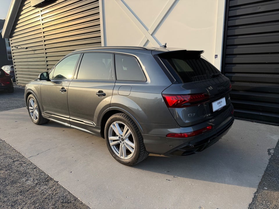 Audi Q7 55 TFSi e S-line quattro Tiptr. 5d