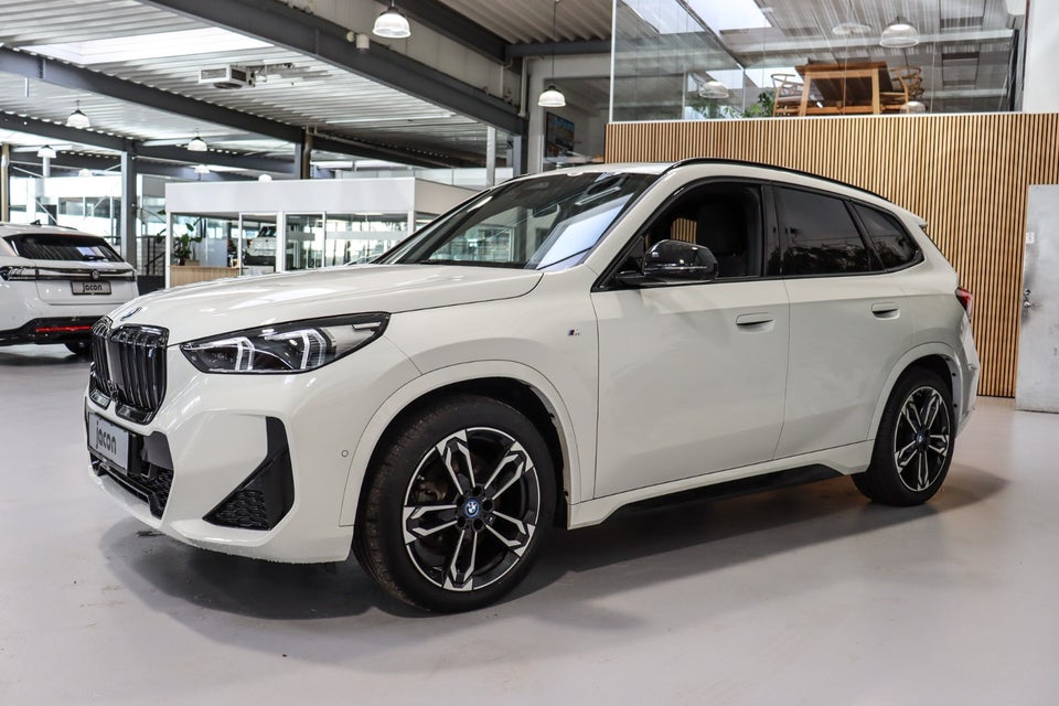 BMW iX1 xDrive30 Fully Charged M-Sport 5d