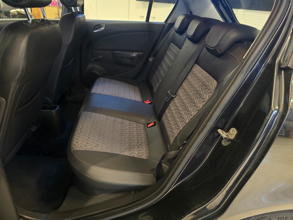 Opel Corsa 1,4 16V Cosmo 5d