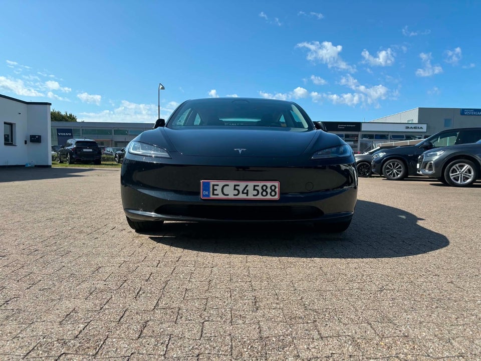 Tesla Model 3 RWD 4d