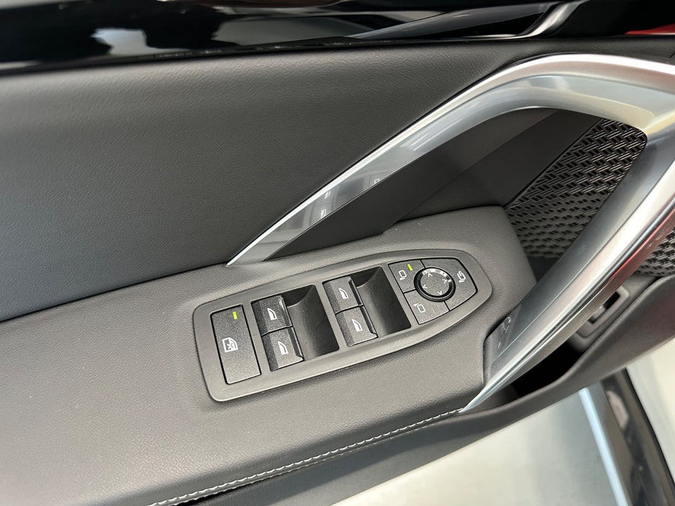 BMW iX1 eDrive20 X-Line 5d