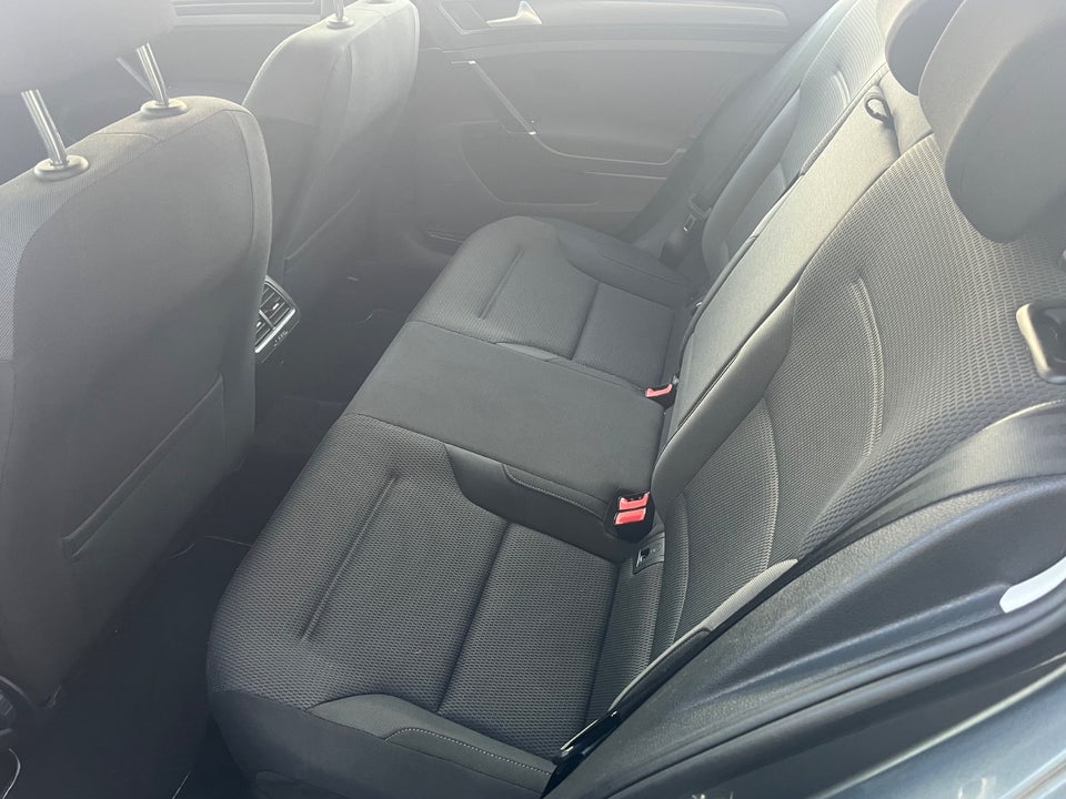 VW Golf VII 1,5 TSi 130 Comfortline Variant 5d