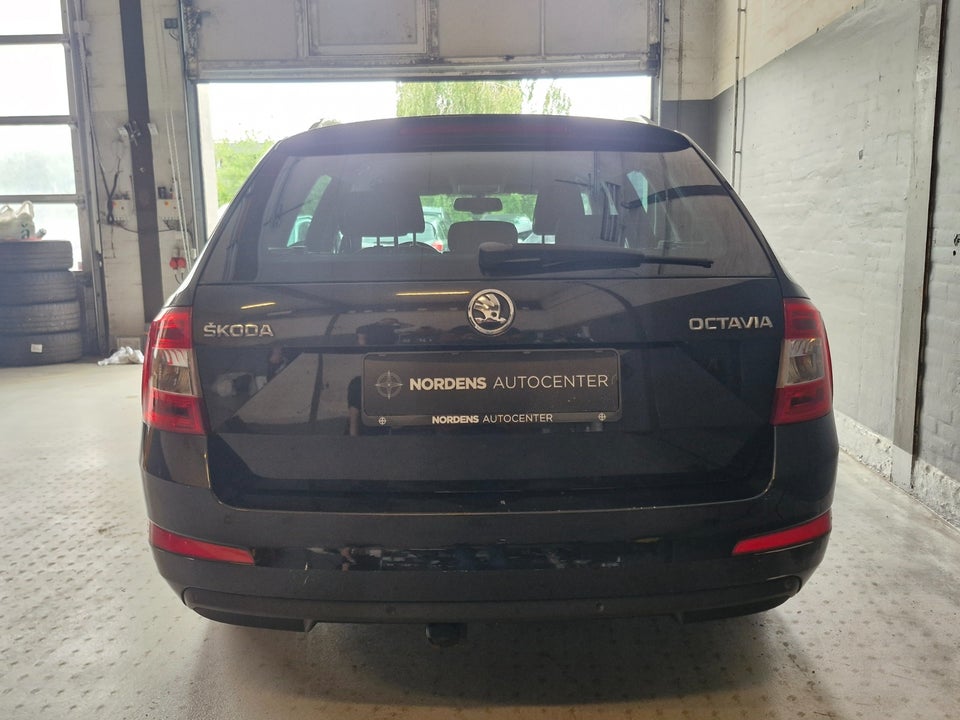 Skoda Octavia 1,6 TDi 110 Style Combi DSG 5d