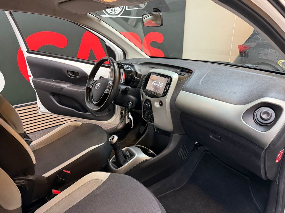 Toyota Aygo 1,0 VVT-i x-touch 5d