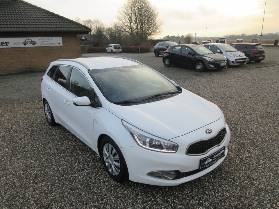 Kia Ceed 1,6 CRDi 128 Premium+ SW 5d