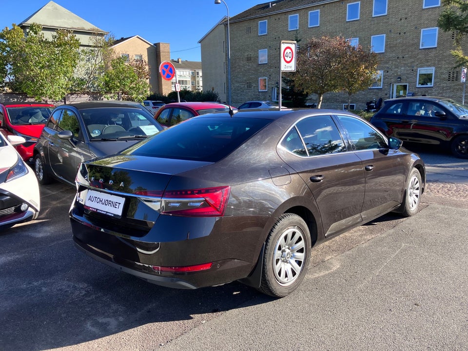 Skoda Superb 2,0 TSi 190 Business Executive DSG 5d