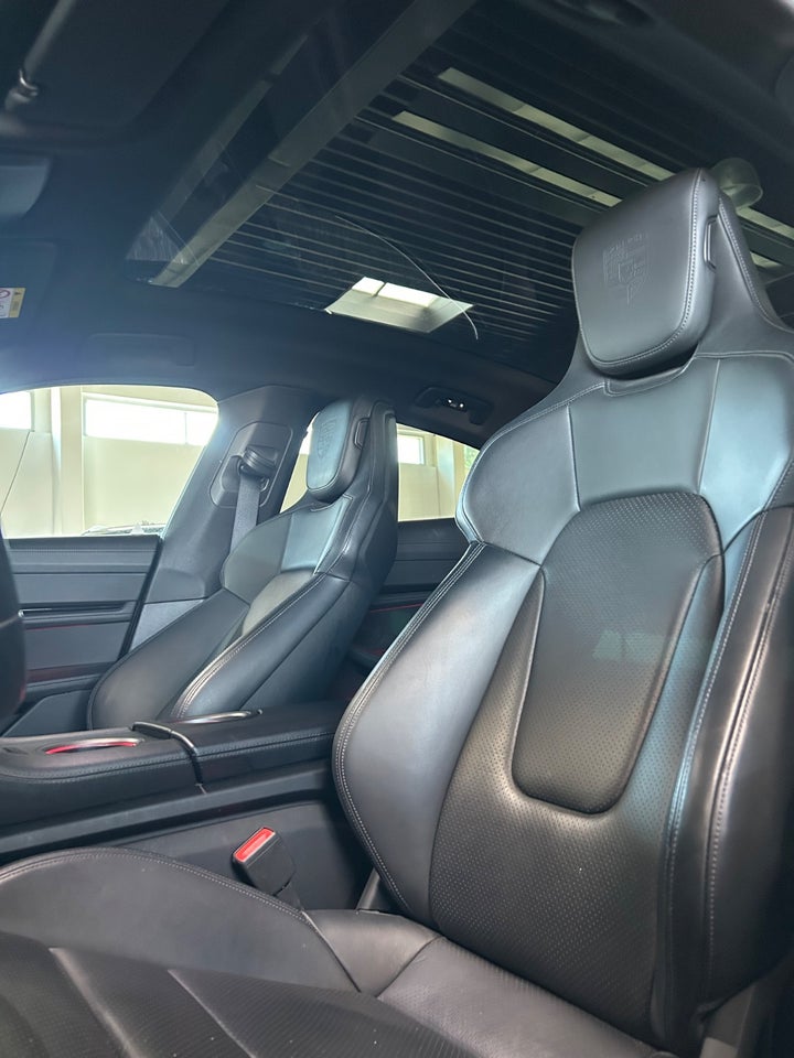 Porsche Taycan Performance+ 4d