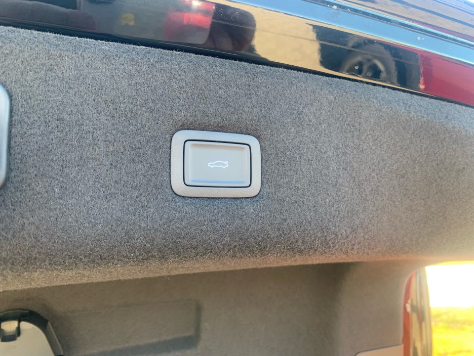 Hongqi EH7 111 Exclusive 4d