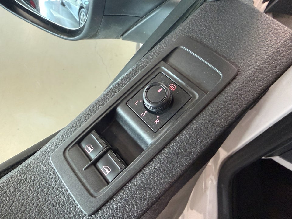 VW Transporter 2,0 TDi 102 Kassevogn kort