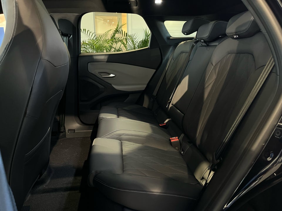 Ford Explorer 77 Premium Extended Range 5d