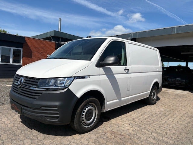 VW Transporter 2,0 TDi 150 Kassevogn DSG kort