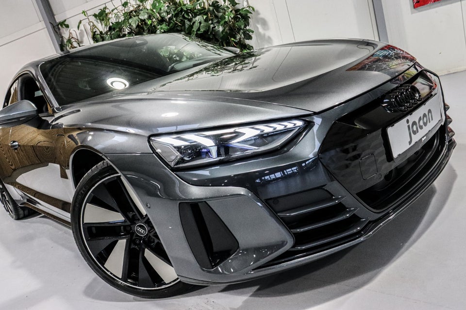 Audi e-tron GT quattro 4d