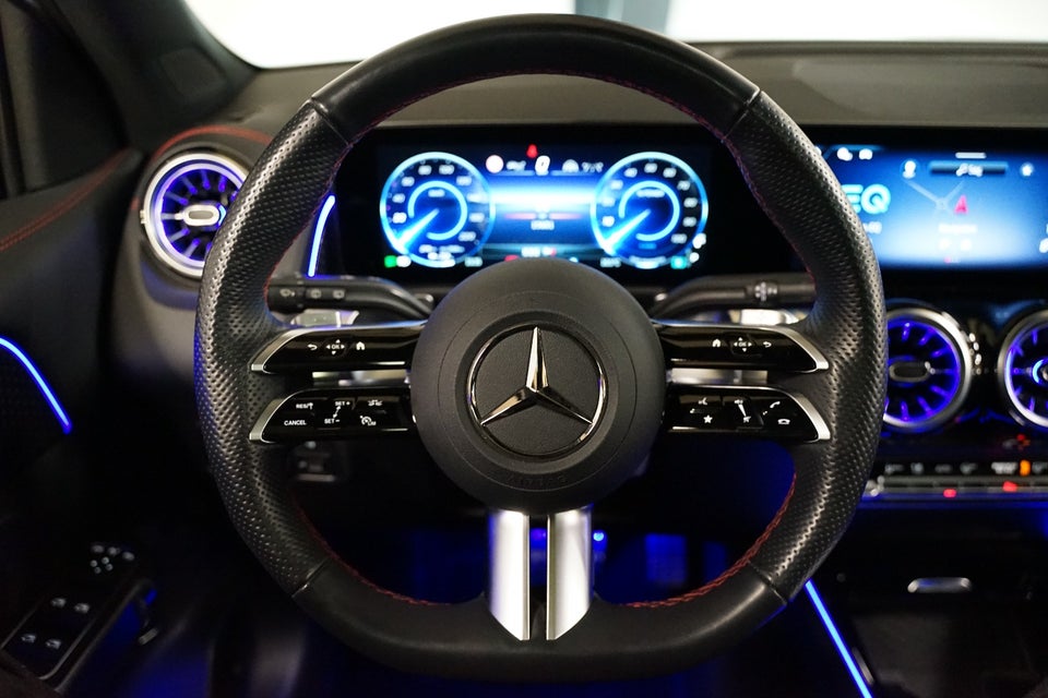 Mercedes EQB300 AMG Line 4Matic 5d