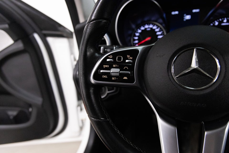 Mercedes C300 2,0 Avantgarde stc. aut. 5d