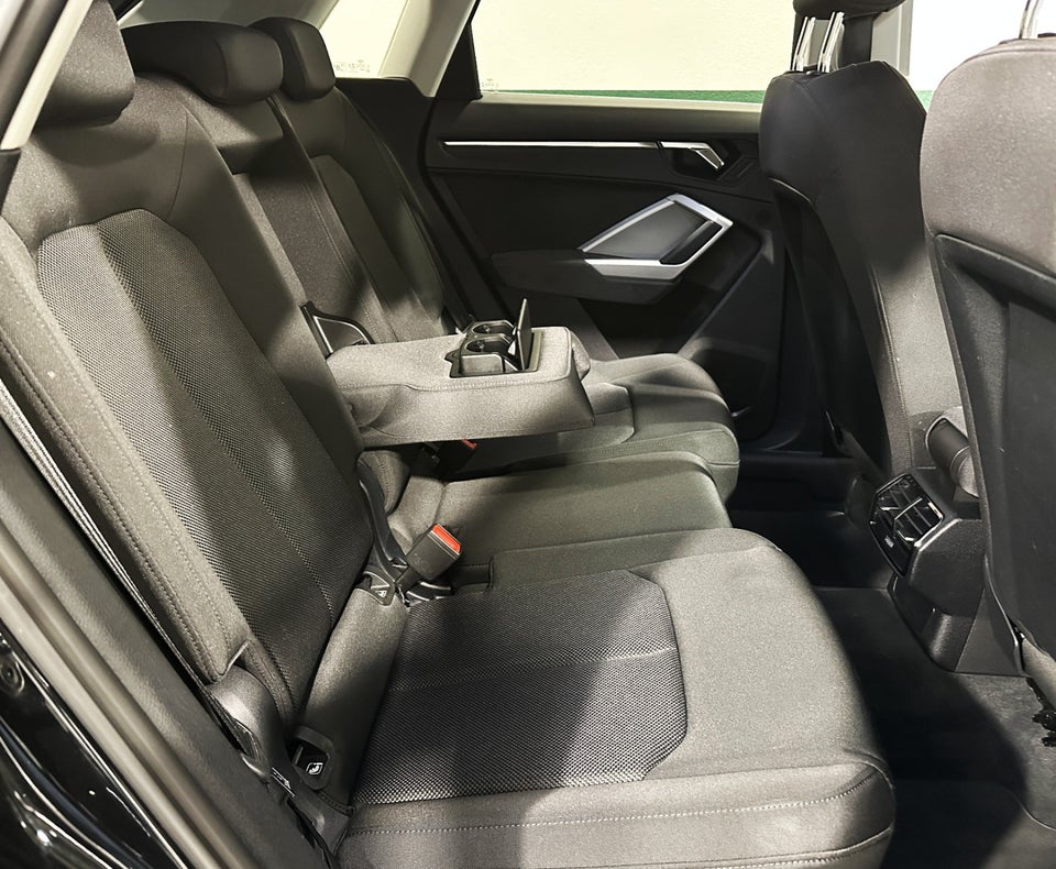 Audi Q3 45 TFSi e Attitude plus S-tr. 5d