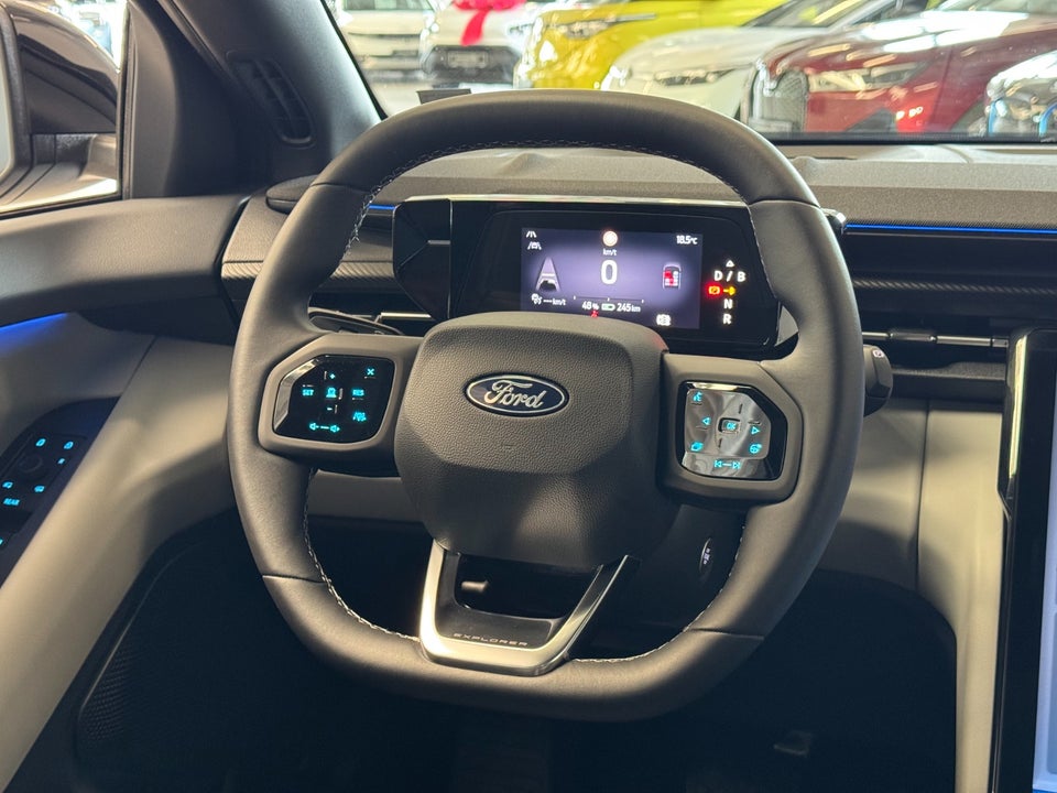 Ford Explorer 82 Premium Extended Range 5d