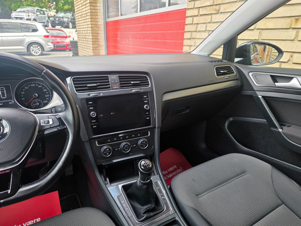 VW Golf VII 1,5 TSi 130 Comfortline Variant 5d
