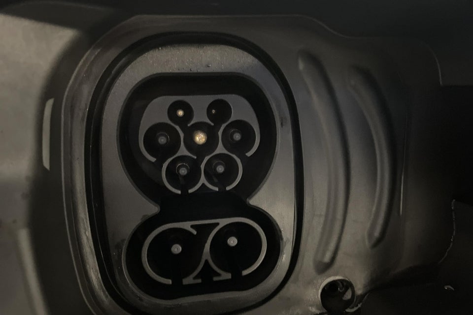 Ford Explorer 77 Premium Extended Range Van 5d