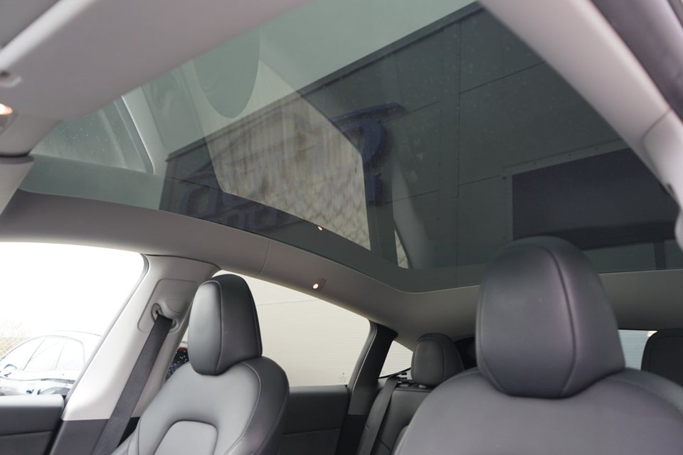 Tesla Model Y Long Range AWD 5d