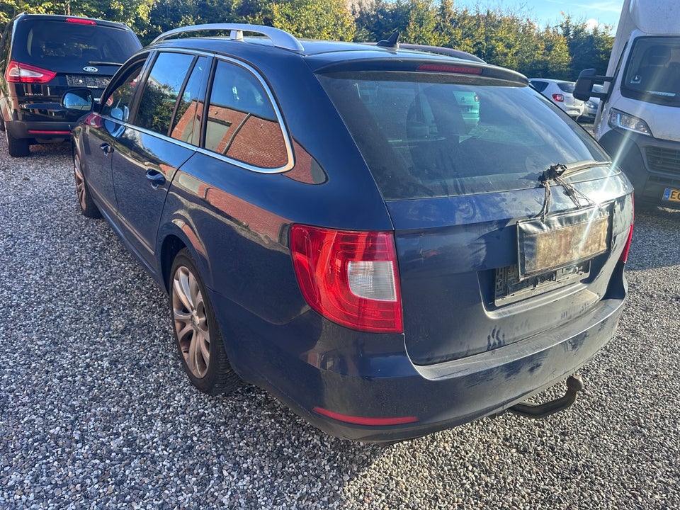 Skoda Superb 2,0 TDi 140 Ambition Combi DSG 5d