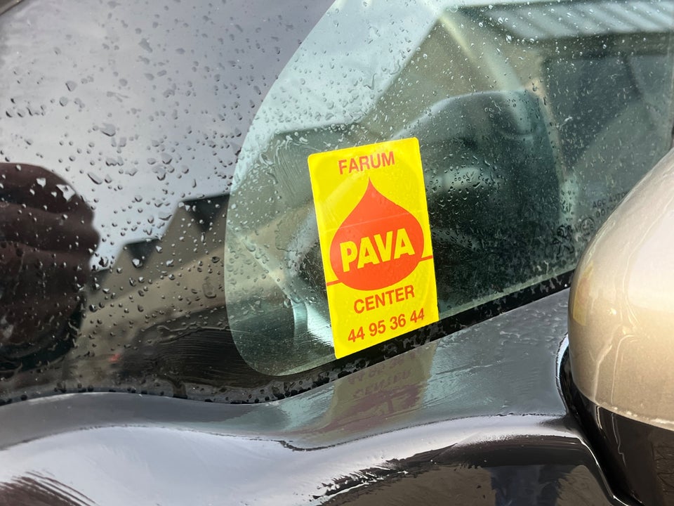 Peugeot 208 1,2 VTi Allure Sky 5d