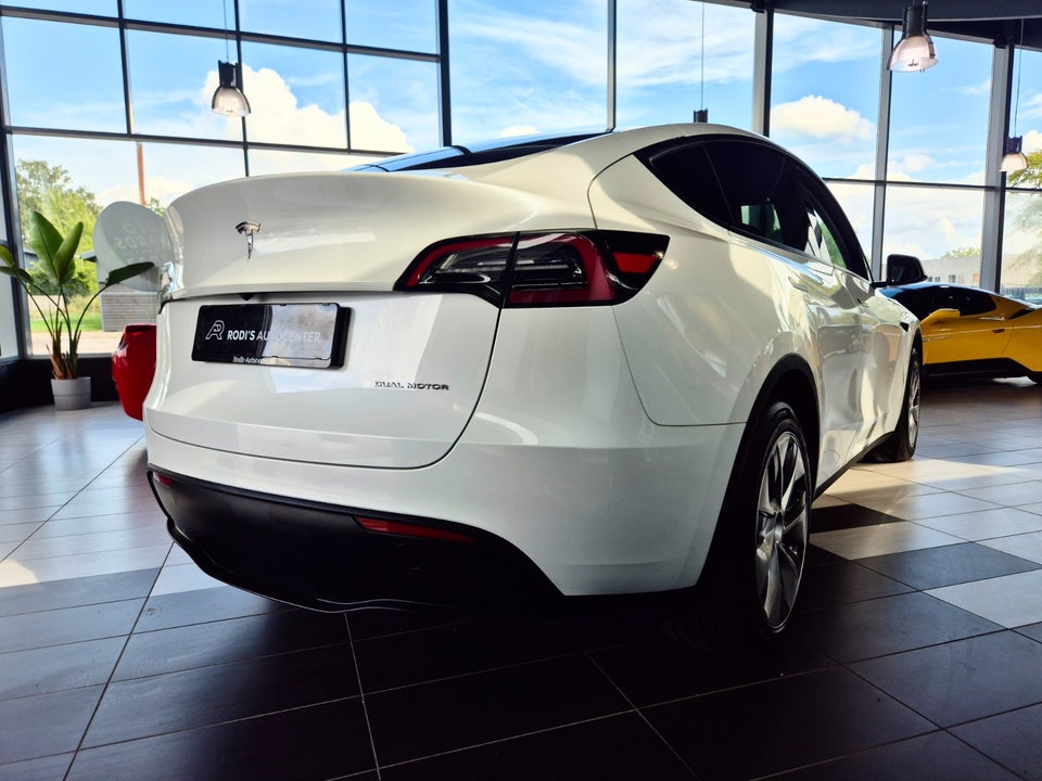 Tesla Model Y Long Range AWD 5d