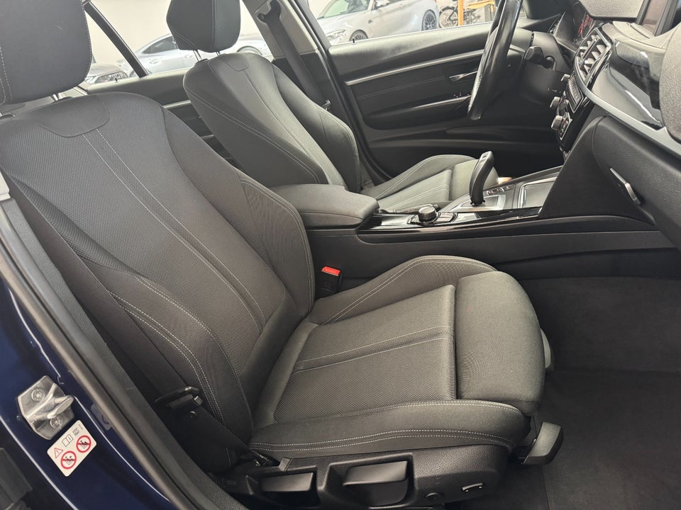 BMW 320i 2,0 Sport Line aut. 4d