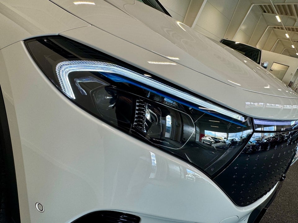 Mercedes EQA300 Progressive 4Matic 5d