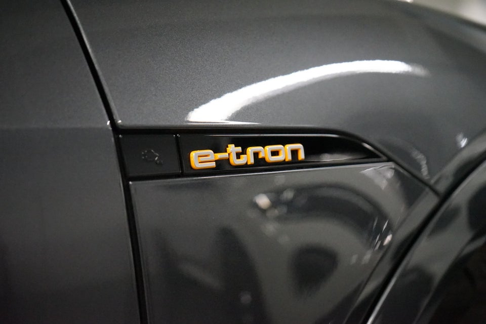 Audi e-tron 55 S-line quattro 5d