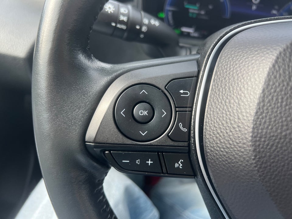 Toyota Corolla 1,8 Hybrid Style Touring Sports e-CVT 5d