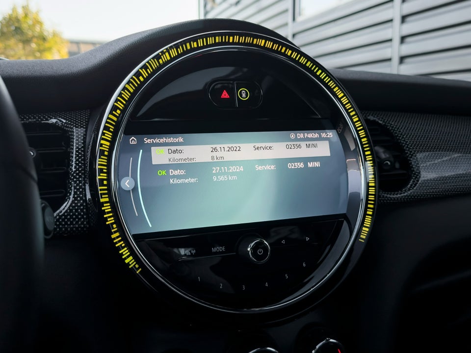 MINI Cooper SE Classic Trim 3d