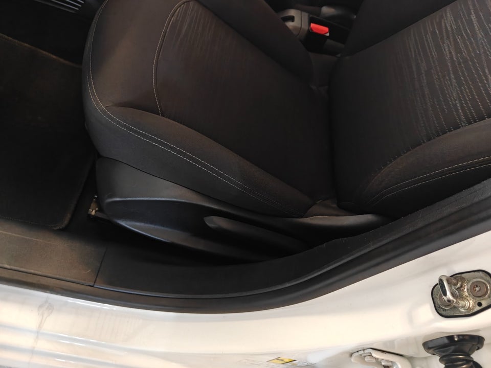 Peugeot 208 1,0 VTi Access Air 3d
